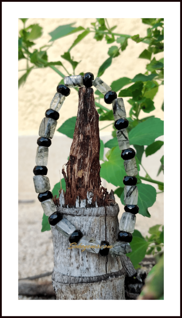 Buy Onyx and Tourmalinated Quartz Bracelet on Sokogems